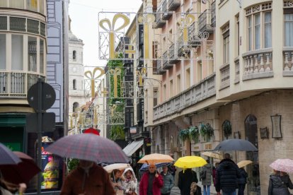 Preparativos de las luces de Navidad.