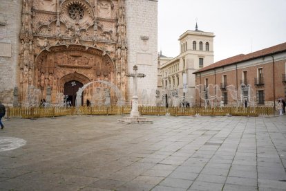 Preparativos de las luces de Navidad.
