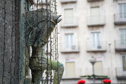 Preparativos de las luces de Navidad.