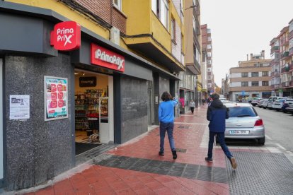 Primaprix, local en el que hace años se ubicó Muebles Castaño.