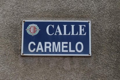 Placa de la calle Carmelo en Valladolid.