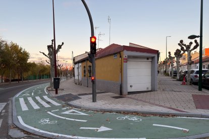 Aglomeraciones a causa de las obras del carril bici en el Paseo de Juan Carlos I