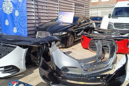 Piezas de automoción encontradas por la Policía Nacional.