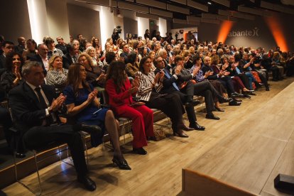 Aspecto del Auditorio Abante donde se celebró la Subasta