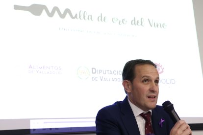El presidente de la Diputación de Valladolid, Conrado Íscar, presenta la Milla de Oro del Vino de la provincia ante destacadas asociaciones empresariales madrileñas.