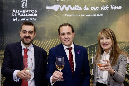 El presidente de la Diputación de Valladolid, Conrado Íscar, presenta la Milla de Oro del Vino de la provincia ante destacadas asociaciones empresariales madrileñas.