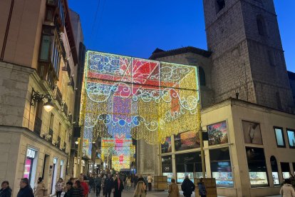 Pruebas de las luces de la calle Santiago de Valladolid.