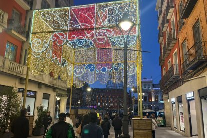 Pruebas de las luces de la calle Santiago de Valladolid.