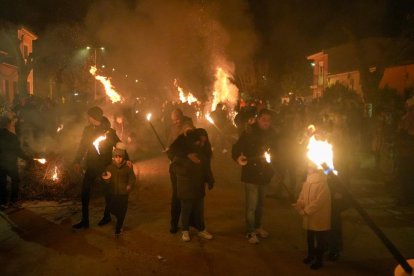 Procesión Virgen de los Pegotes Nava del Rey.