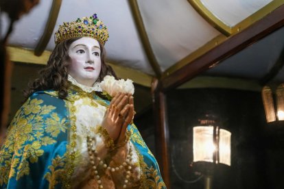 Procesión Virgen de los Pegotes Nava del Rey.