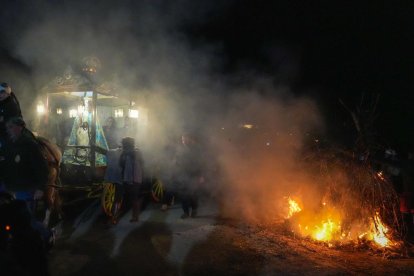 Procesión Virgen de los Pegotes Nava del Rey.