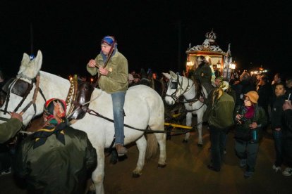 Procesión Virgen de los Pegotes Nava del Rey.