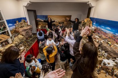 Belén montado por una familia de la calle santiago