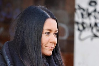 Inés López, a las puertas de los juzgados de Valladolid.