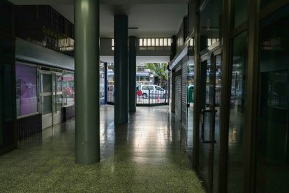 Soportales típicos de la calle de Las Mercedes.