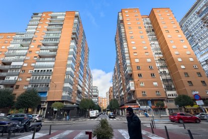 Edificios de la calle de Las Mercedes de Valladolid desde la calle Estadio.