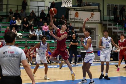Torneo Internacional Cadete de baloncesto en Íscar