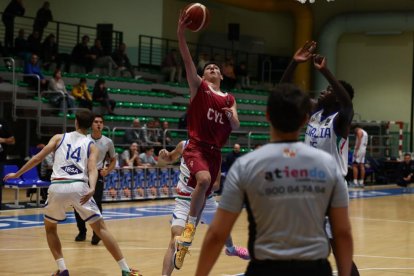 Torneo Internacional Cadete de baloncesto en Íscar