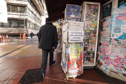 Quiosco frente al número 18 del paseo de Zorrilla.