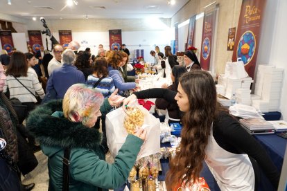 Feria de repostería Dulce Tentación, que se celebra en el vestíbulo principal de las Cortes.