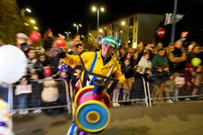 La tradicional 'Cabalgaza' de Papá Noel recorre las calles del centro de Valladolid