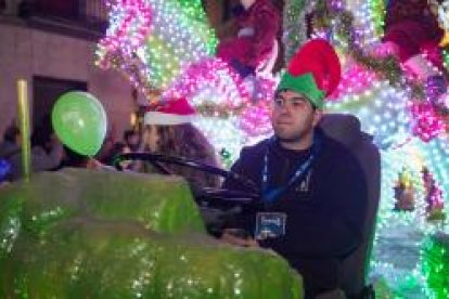 La tradicional 'Cabalgaza' de Papá Noel recorre las calles del centro de Valladolid