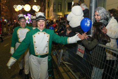 La tradicional 'Cabalgaza' de Papá Noel recorre las calles del centro de Valladolid