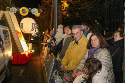 La tradicional 'Cabalgaza' de Papá Noel recorre las calles del centro de Valladolid