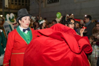 La tradicional 'Cabalgaza' de Papá Noel recorre las calles del centro de Valladolid