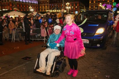 La tradicional 'Cabalgaza' de Papá Noel recorre las calles del centro de Valladolid