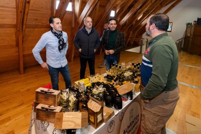 La V edición del Mercado de Navidad y el III Salón del Vino de Alimentos de Valladolid