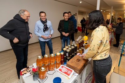 La V edición del Mercado de Navidad y el III Salón del Vino de Alimentos de Valladolid