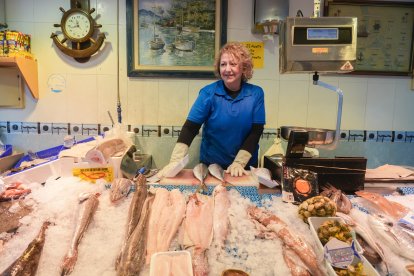Marian Valcárcel, dueña de la pescadería Los Hermanos Marian desde hace 30 años en la calle de San Lázaro de Valladolid.