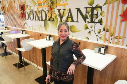 Vanesa González, dueña del bar Donde Vane, en el número 10.