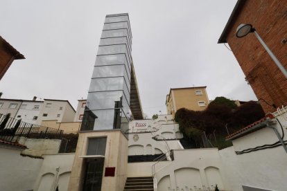 Valladolid estrena ascensor en el barrio Girón.