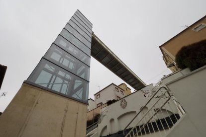 Valladolid estrena ascensor en el barrio Girón.