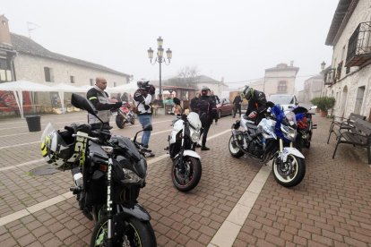 Cabalgata motera en Viloria del Henar