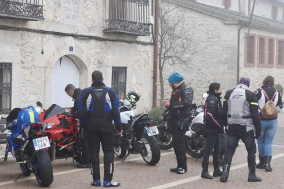 Cabalgata motera en Viloria del Henar