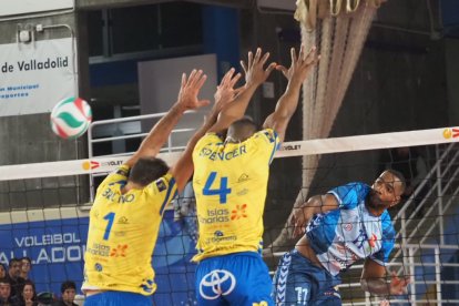 Supercopa de Voleibol en Pisuerga entre Soria y Guaguas.