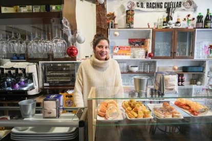 Noemí Mayo, trabajadora en el bar Geñin.