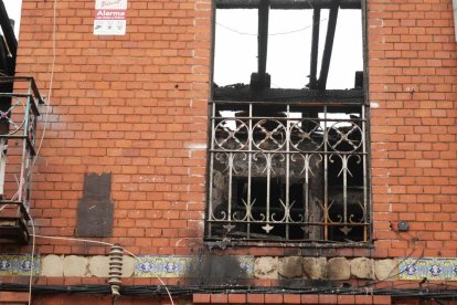 Casa 'okupa' en la calle Estrella tras el incendio