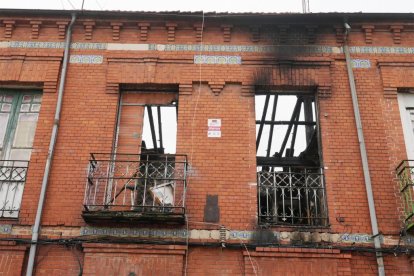 Casa 'okupa' en la calle Estrella tras el incendio