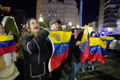 La comunidad venezolana de Valladolid recibe con alegría las noticias de Venezuela