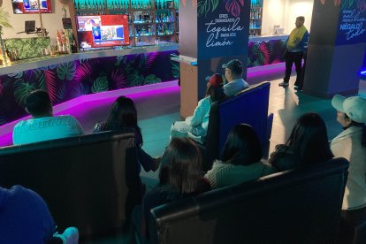 La comunidad venezolana de León recibe con alegría las noticias de Venezuela