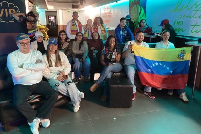 La comunidad venezolana de León recibe con alegría las noticias de Venezuela