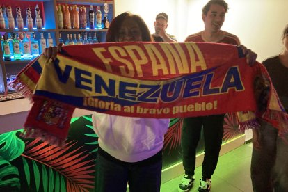 La comunidad venezolana de León recibe con alegría las noticias de Venezuela