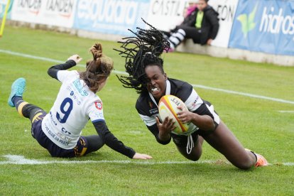 Uno de los ensayos del Colina Clínic El Salvador en la Copa Ibérica.