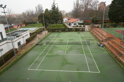Instalaciones deportivas municipales en la plaza Juan de Austria