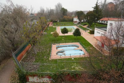 Piscina municipal en la plaza Juan de Austria