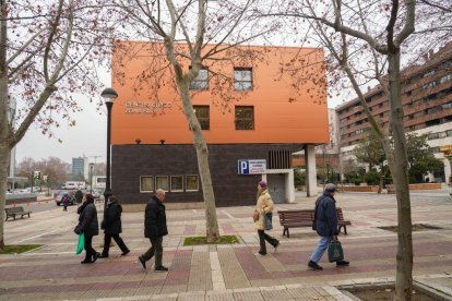 Centro Cívico Zona Sur en la plaza Juan de Austria